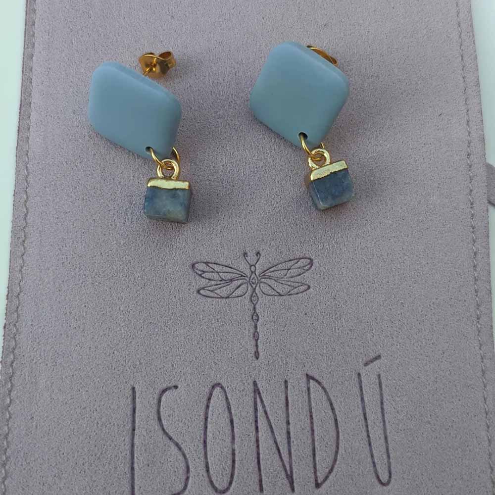 Pendientes Artesanales de Arcilla Polimérica Orquídea Azul – Isondú Joyas