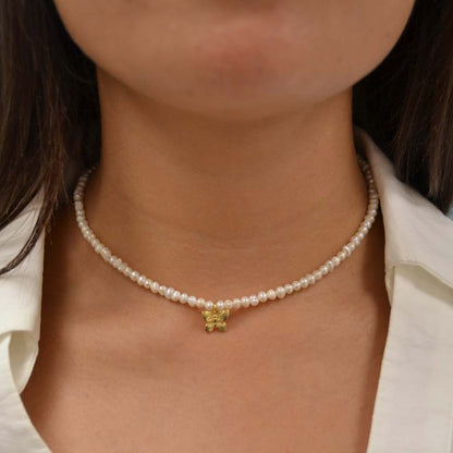 Collier avec perles papillon en pierres naturelles en argent sterling et plaqué or 18 carats