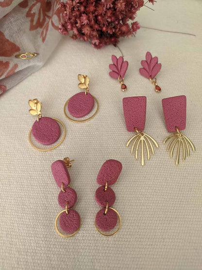 Brincos feitos à mão de argila de polímero rosa magenta palma rosa