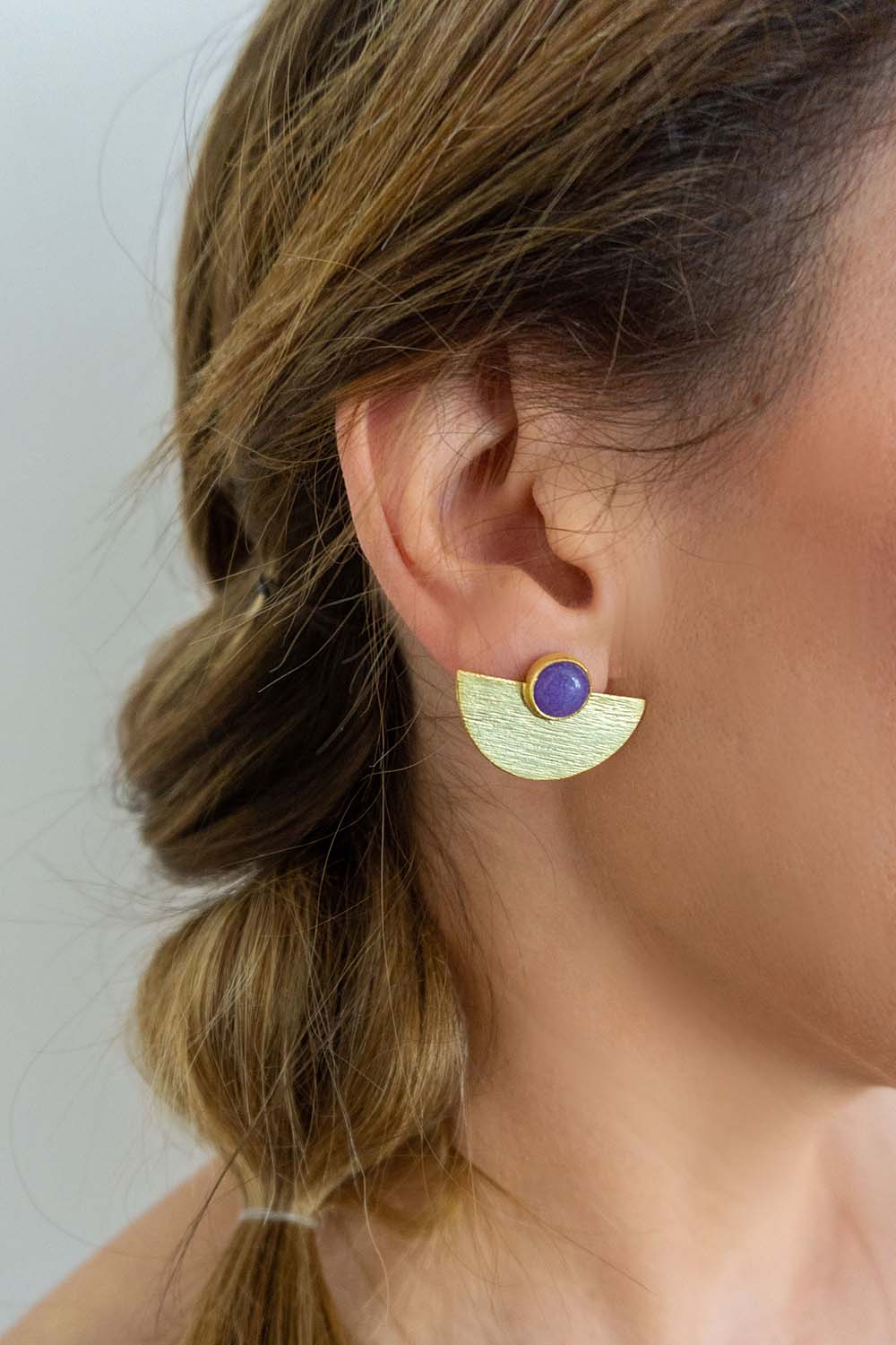 Ohrringe mit Natursteinen Mburuvi Violetter Quarz aus Sterlingsilber mit 18-karätiger Vergoldung. 6 Farben