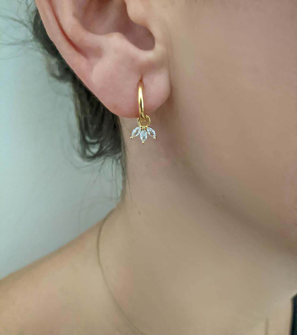 Boucles d'oreilles avec pierres de zircone blanches ou fuchsia triple feuille en argent 925 plaqué or 18 carats