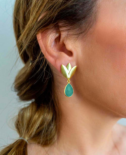Ohrringe mit Natursteinen Lilium Chalcedon Aqua aus Sterlingsilber mit 18-karätiger Vergoldung