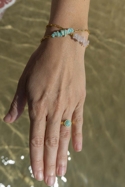 Alana-Armband mit natürlichen Amazonitsteinen aus Sterlingsilber mit 18-karätiger Vergoldung.